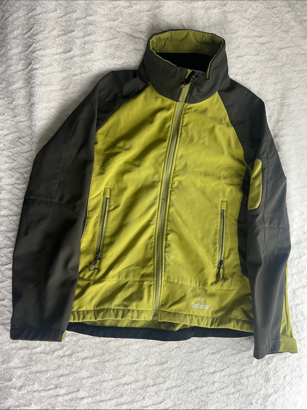 Men's Lightweight Green and Charcoal Jacket by Tetrasur